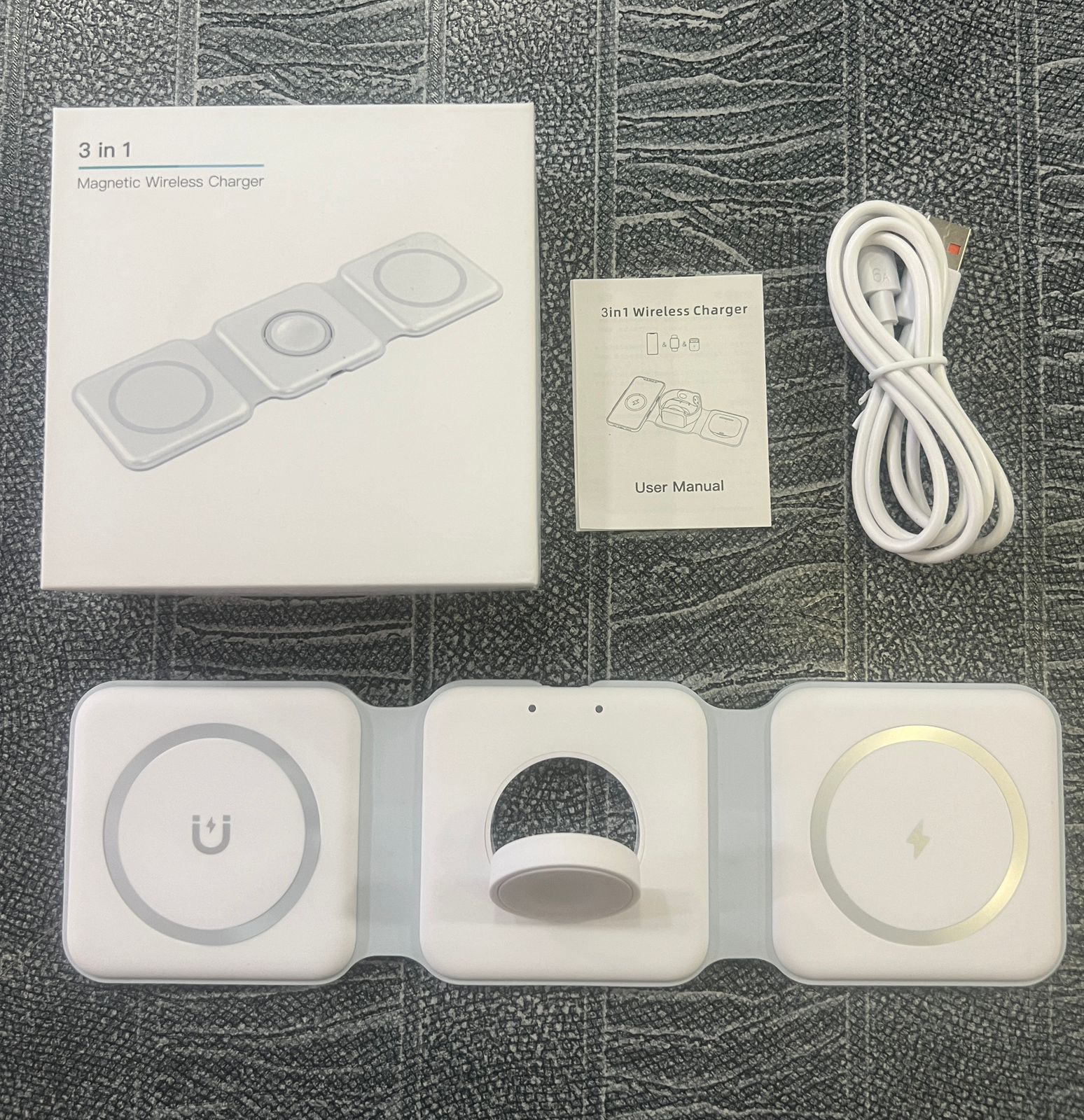 OuLsGHCprm-2jEukzfe.jpg 3 IN 1 MAGNETIC WIRELESS CHARGER - Image 1