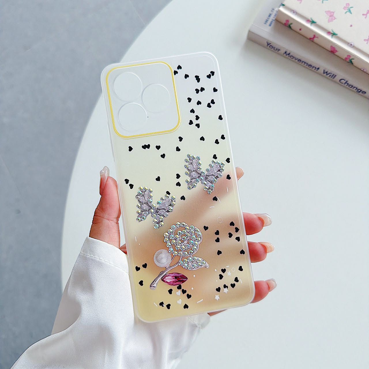 Ouf5edjsUUxoKIqt5Ca.jpg TRANSPARENT DIAMOND BUTTERFLY CASE 231 PCS LOTT PRICE 46*231=10626/- - Image 1