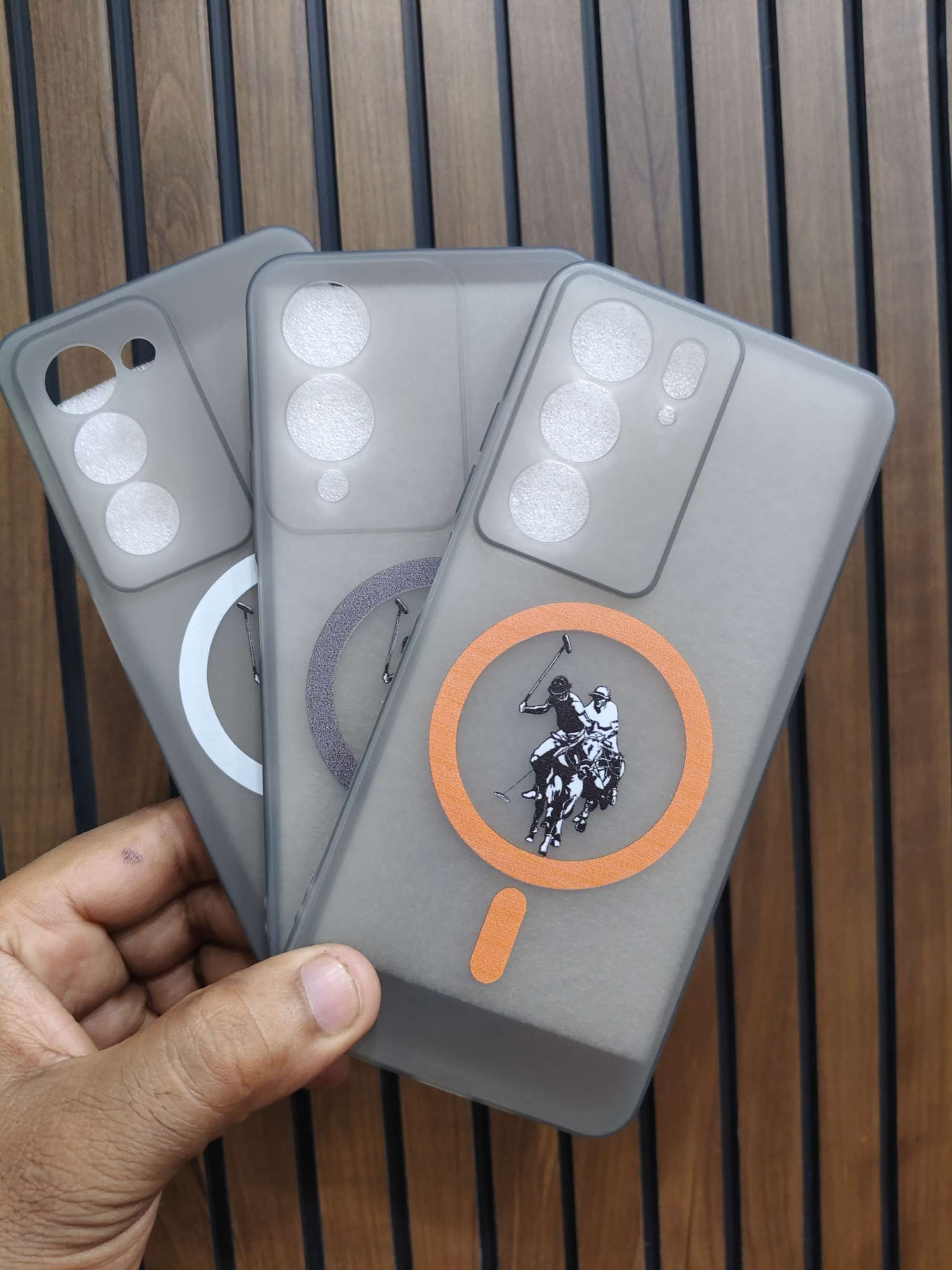 OwMEmMVWRLTR41vm-0f.jpg SOFT POLO MAGSAFE PRINT CASE 184 PCS LOTT PRICE 32*184=5888/- - Image 1